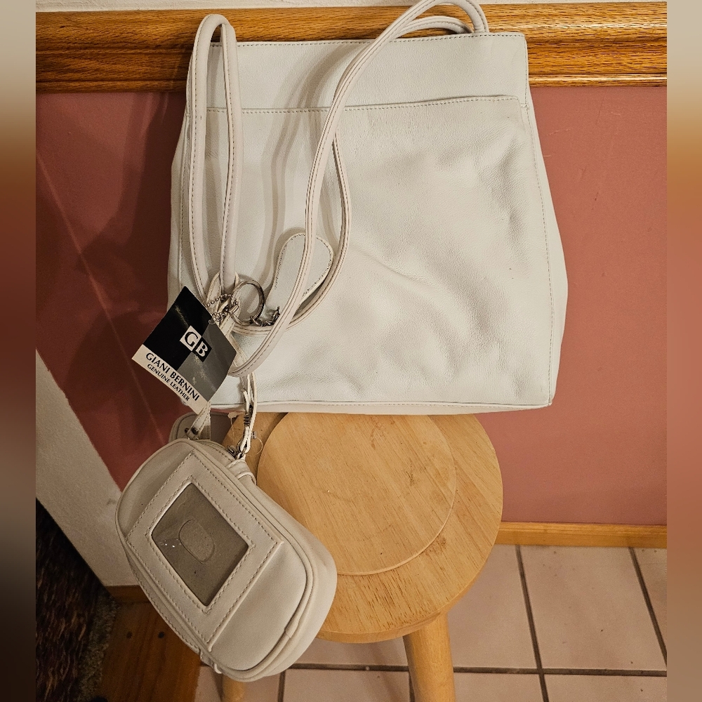 Giani Bernini Genuine Leather Purse